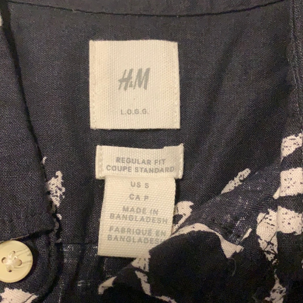 Men’s H&M pineapple button down - Picture 2 of 5